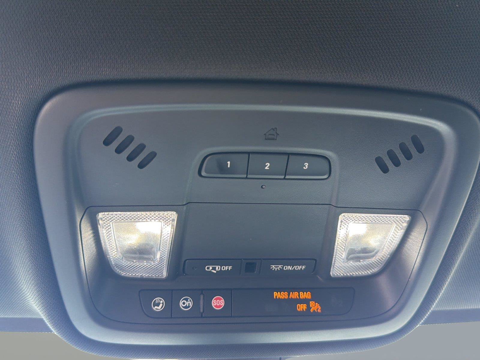 Used 2022 Chevrolet Traverse RS FWD image 19
