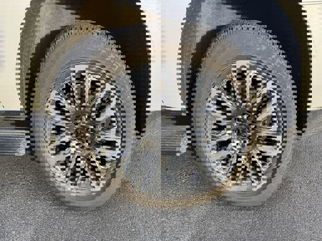 Used 2024 GMC Yukon XL Denali Ultimate image 11