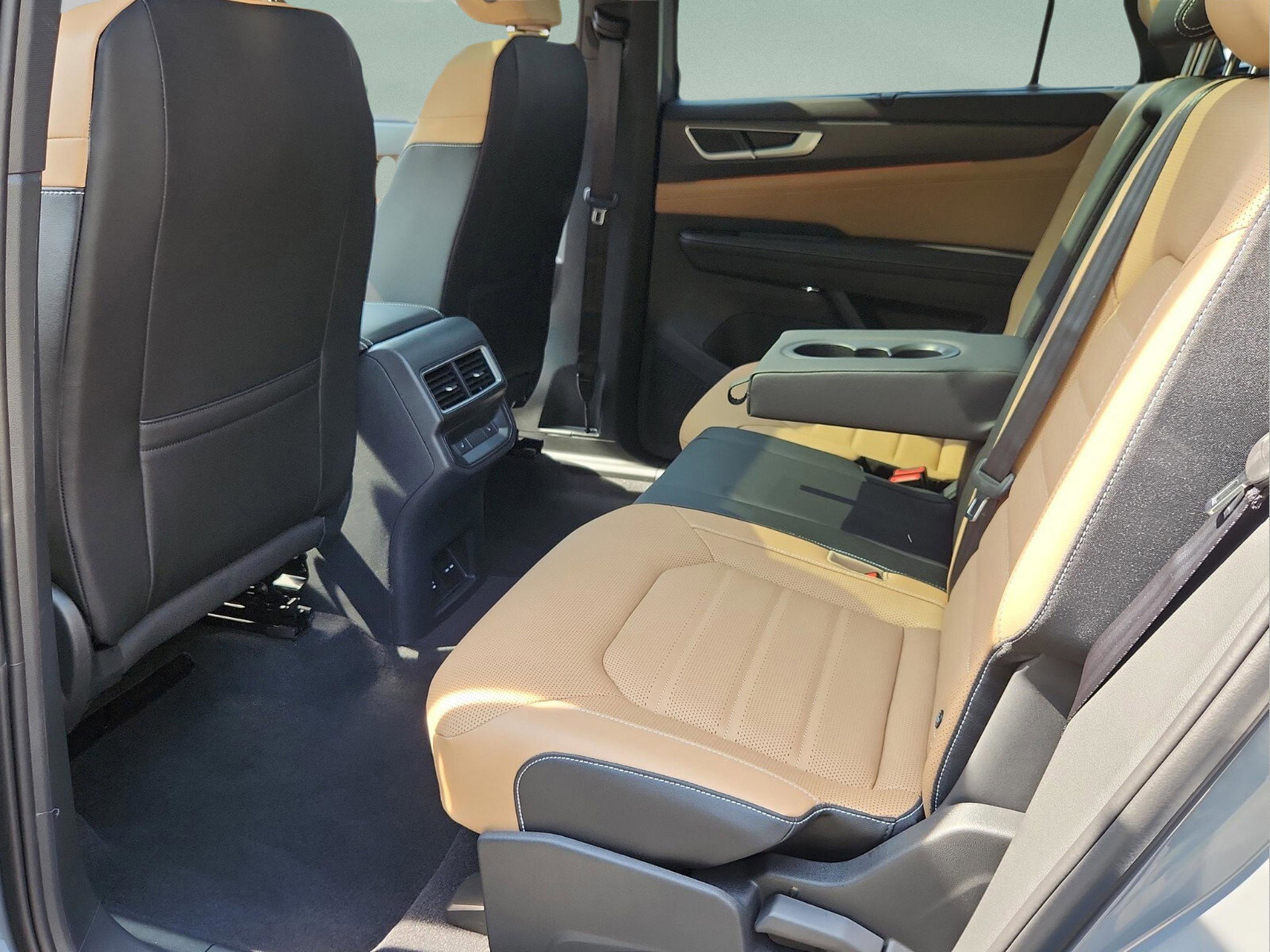 New 2026 Volkswagen Atlas Cross Sport SEL R-Line image 9