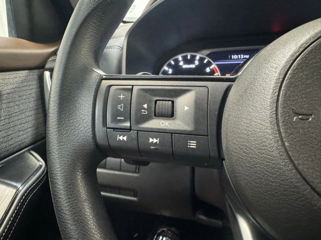 Used 2022 Nissan Rogue SV image 16