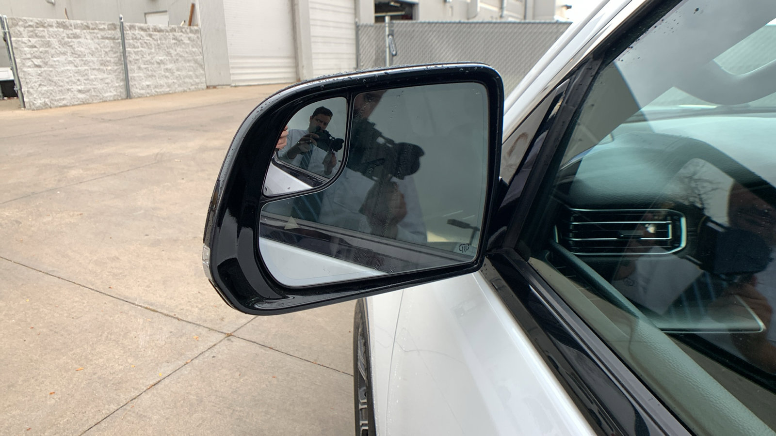 Used 2025 Jeep Wagoneer 4WD image 9