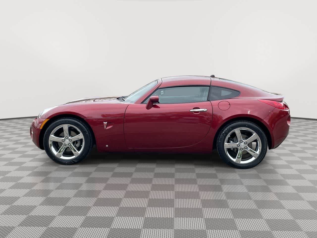 Used 2009 Pontiac Solstice Coupe w/ Premium Package RWD image 5