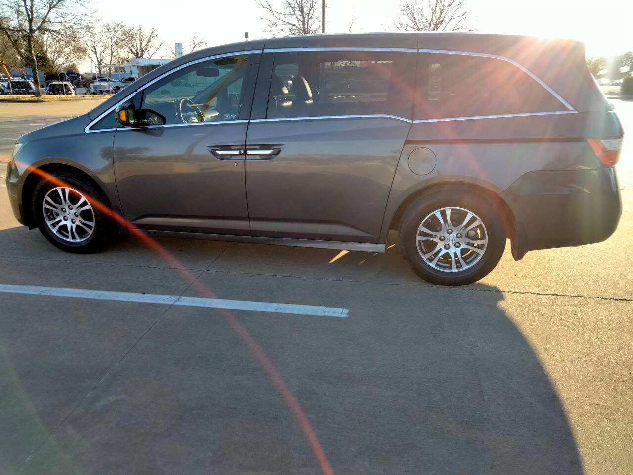 Used 2011 Honda Odyssey Touring image 7