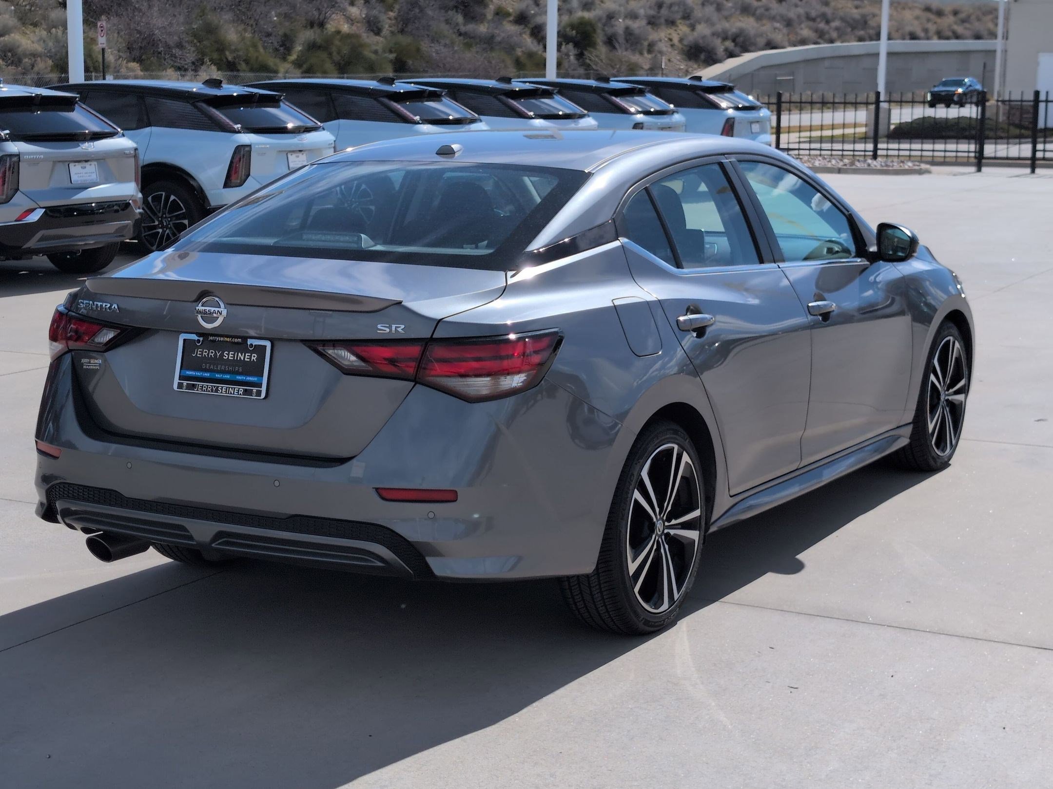 Used 2022 Nissan Sentra SR w/ Electronics Package image 6