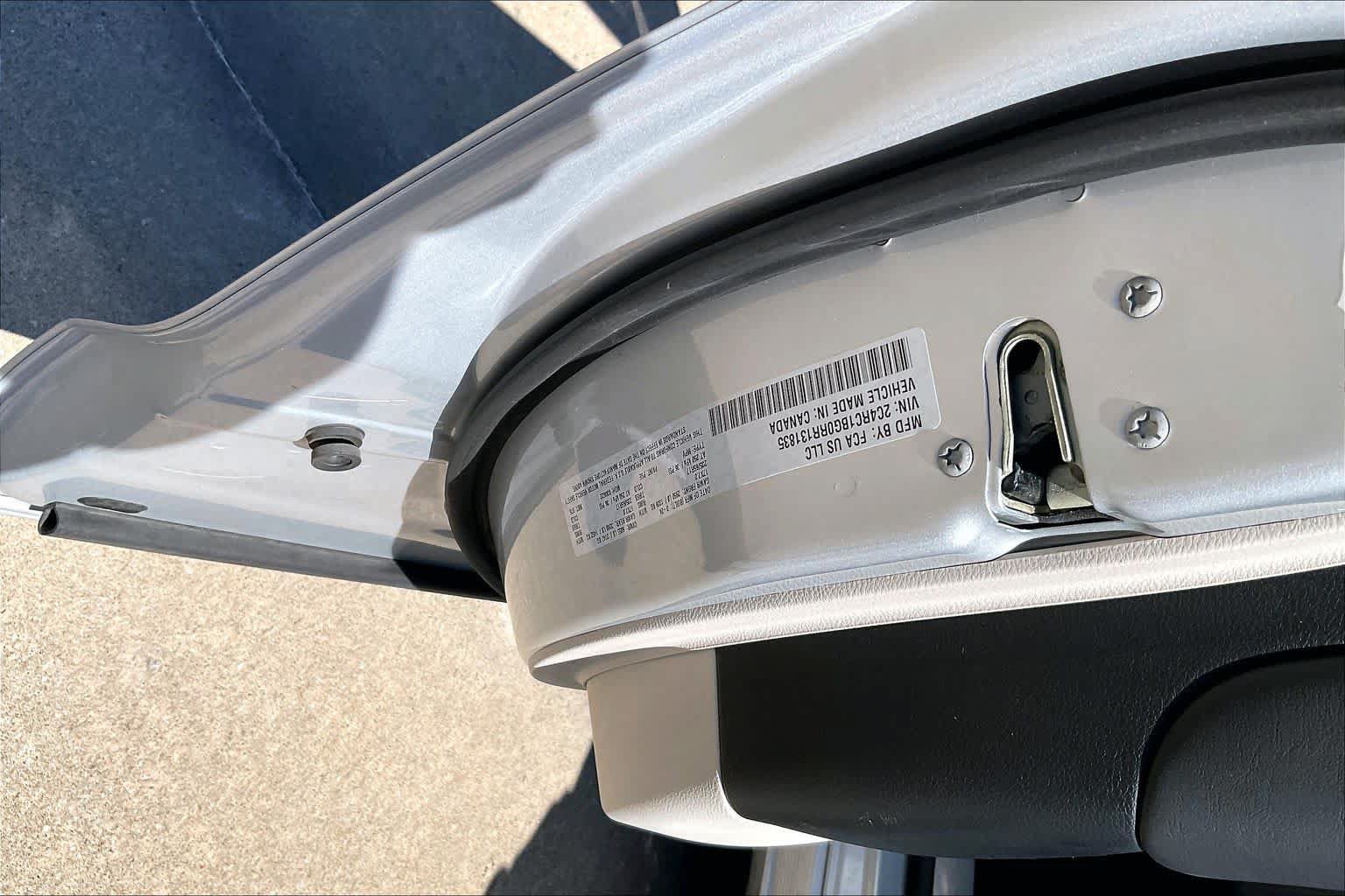 Used 2024 Chrysler Pacifica Touring-L FWD image 34
