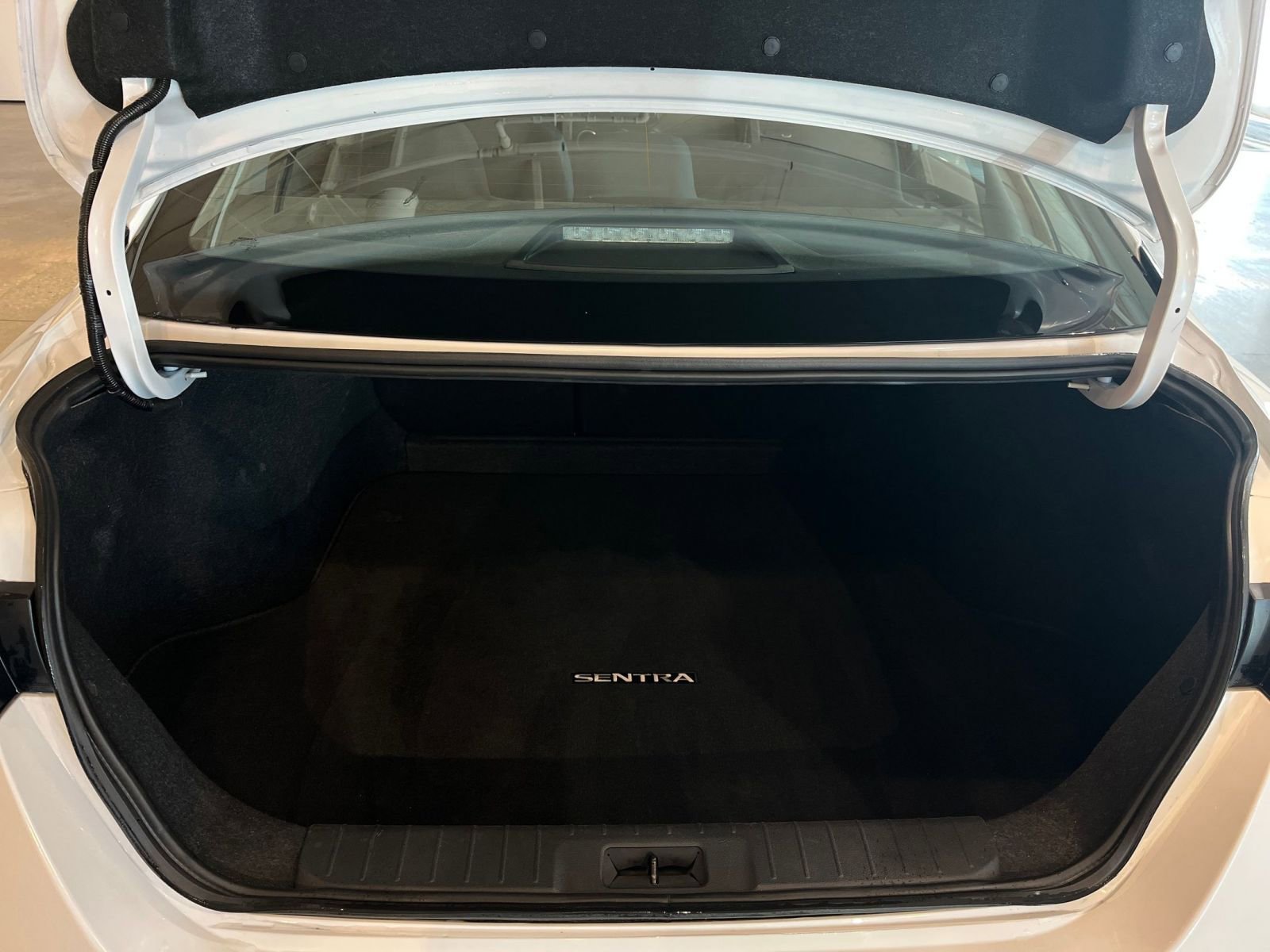 Used 2024 Nissan Sentra SV image 31
