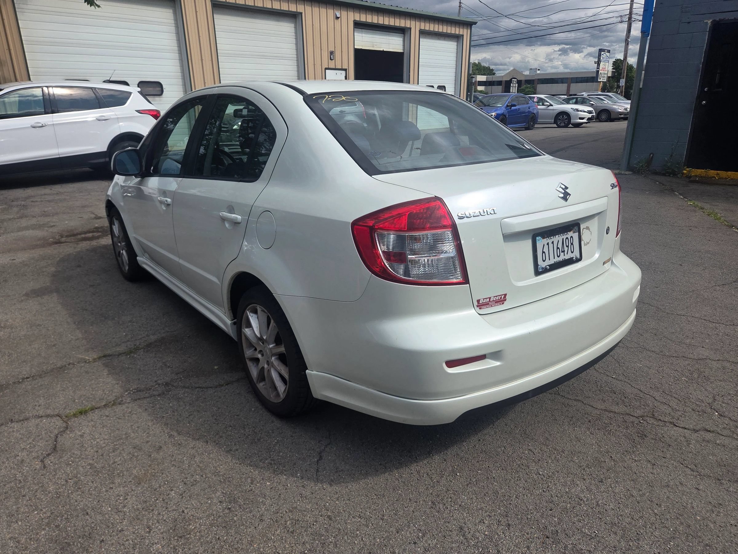 Used 2009 Suzuki SX4 Sport FWD image 3