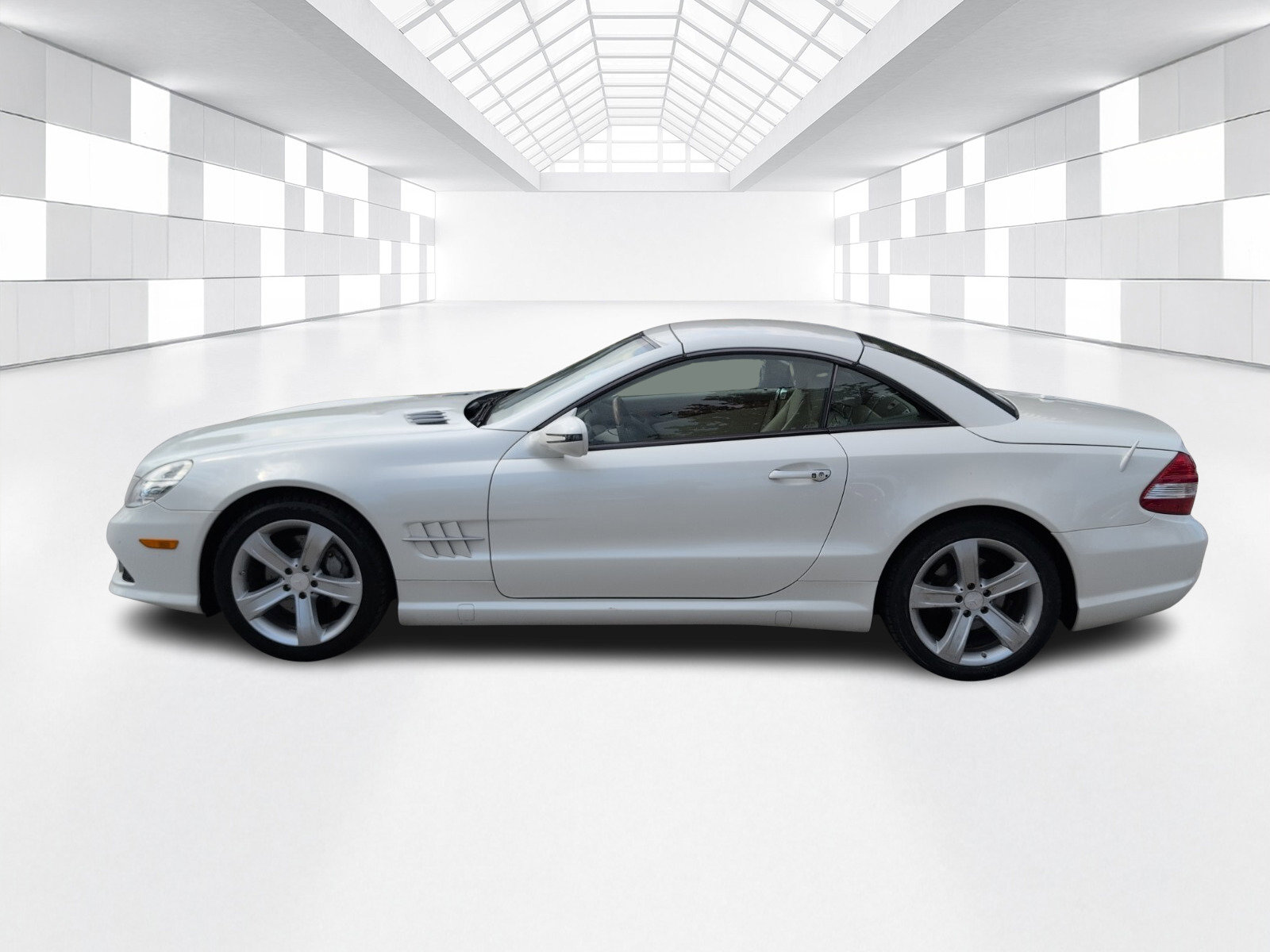 Used 2009 Mercedes-Benz SL 550 image 4