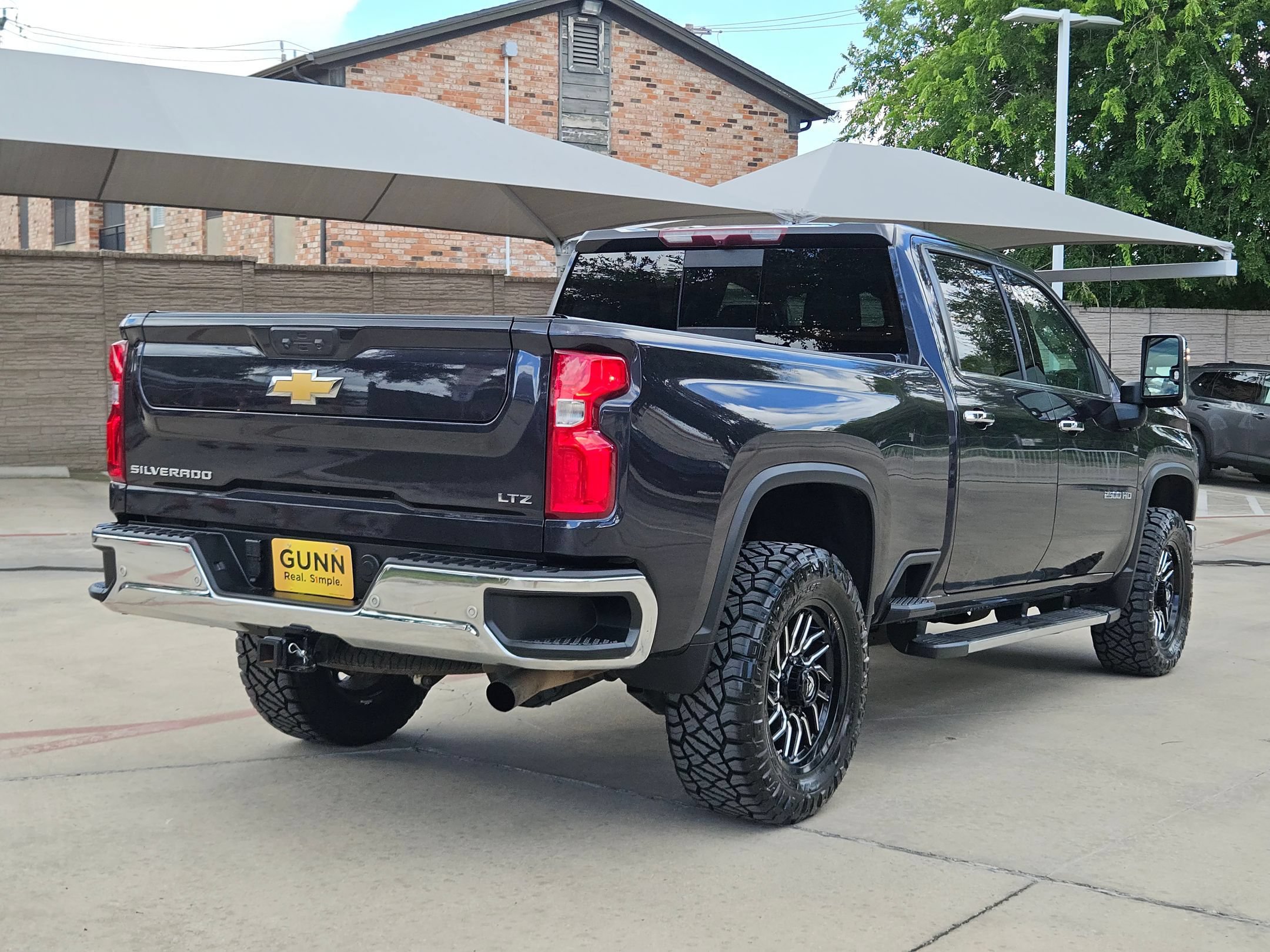 Used 2024 Chevrolet Silverado 2500 LTZ w/ LTZ Plus Package AWD/4WD image 3