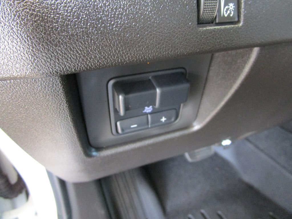 Used 2024 GMC Canyon Denali AWD/4WD image 34