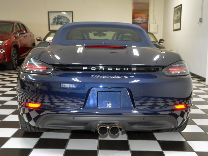Used 2019 Porsche 718 Boxster S w/ Sport Chrono Package RWD image 9