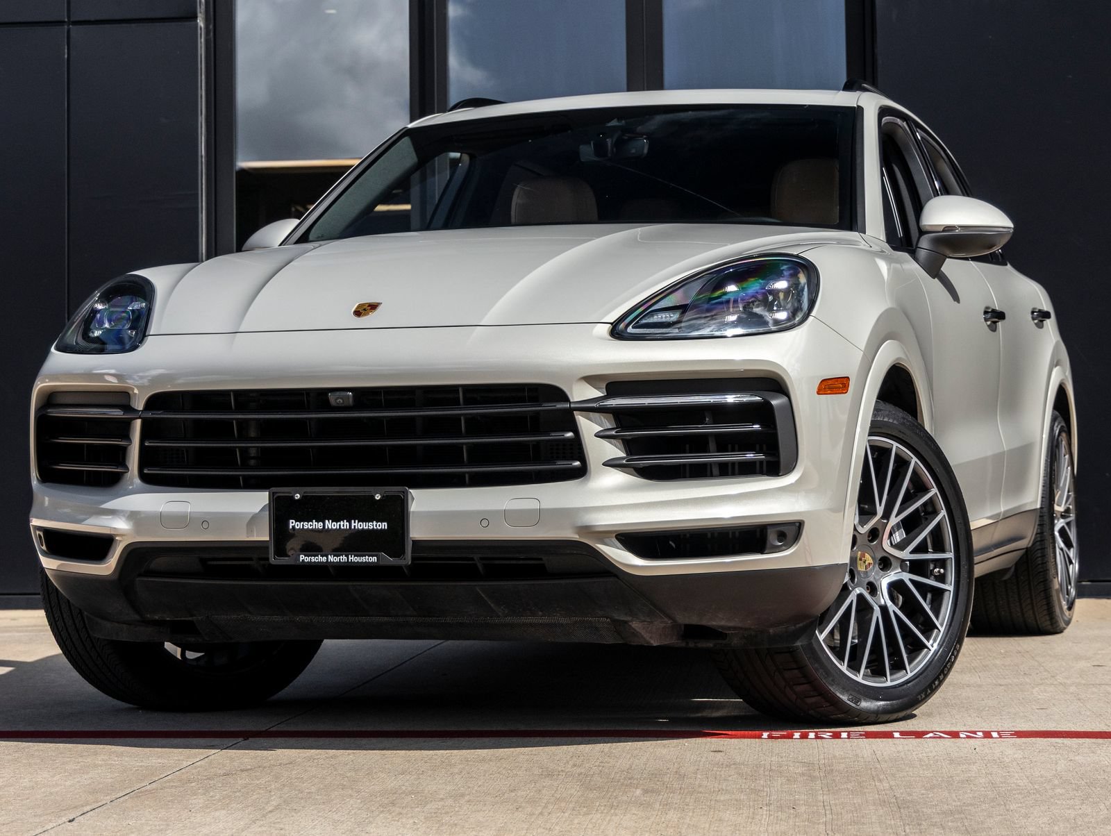 Certified 2023 Porsche Cayenne AWD/4WD image 1