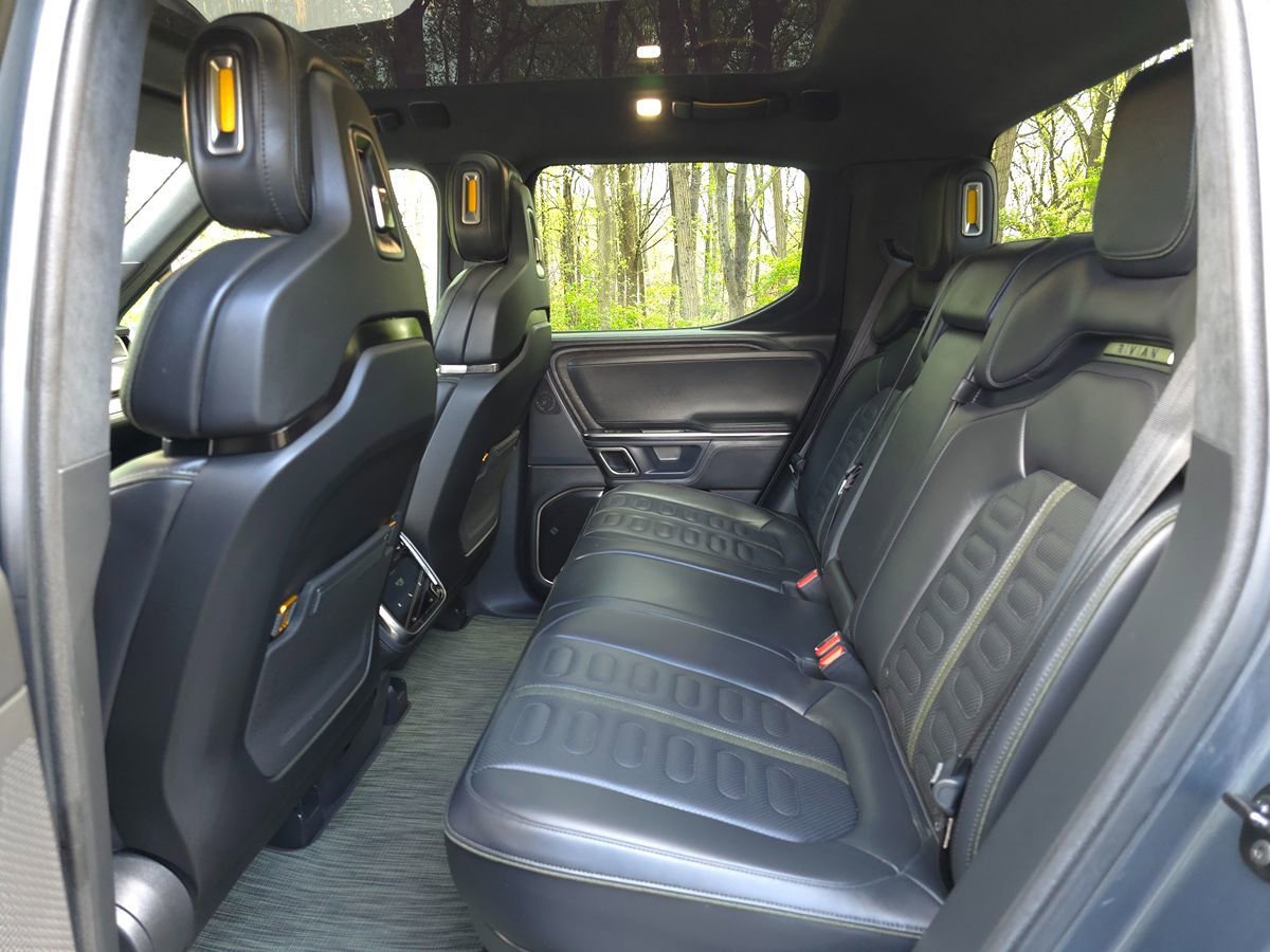 Used 2024 Rivian R1T Adventure AWD/4WD image 15