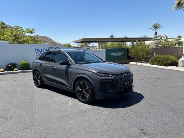 Used 2025 Audi SQ6 e-tron Prestige w/ Black Edition One AWD/4WD image 3