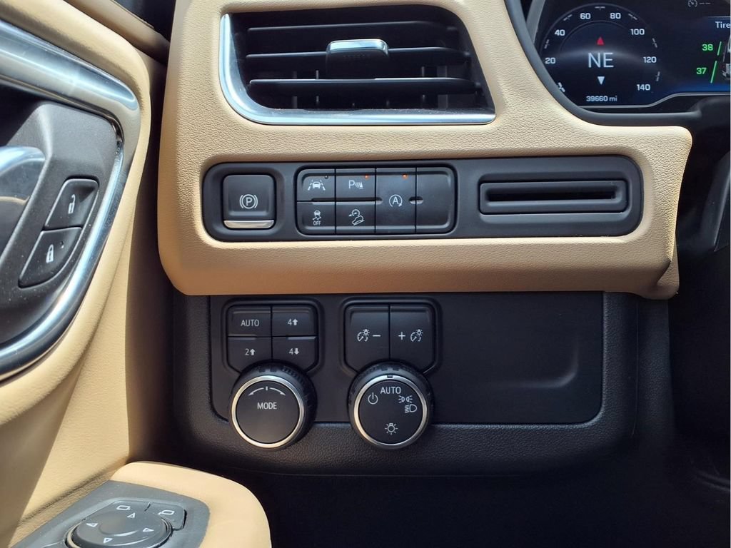Used 2024 Chevrolet Tahoe Premier AWD/4WD image 18