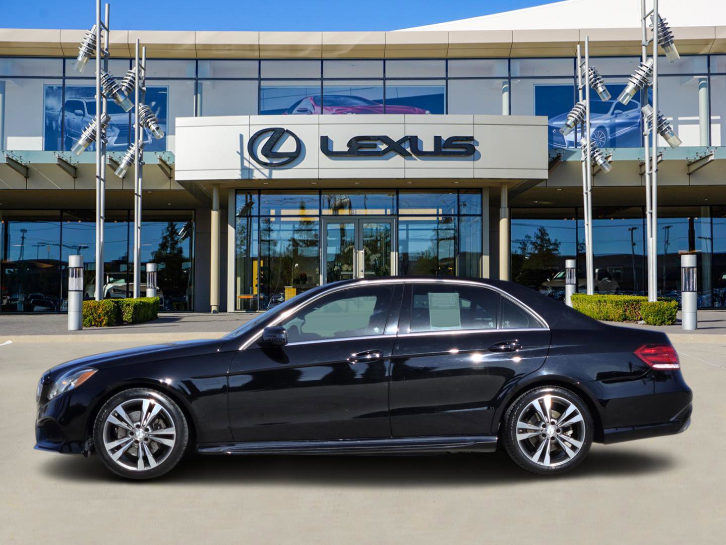 Used 2015 Mercedes-Benz E 350 Sedan image 3