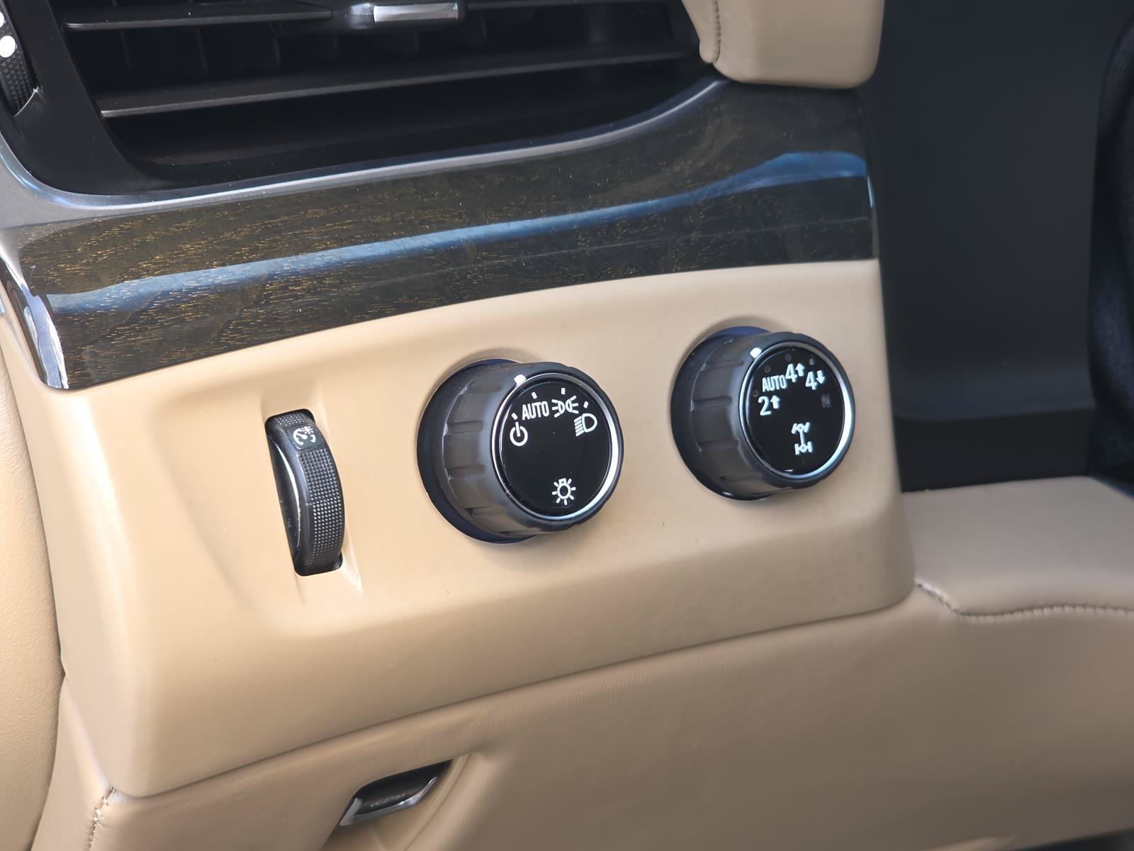 Used 2020 Cadillac Escalade ESV Platinum AWD/4WD image 30