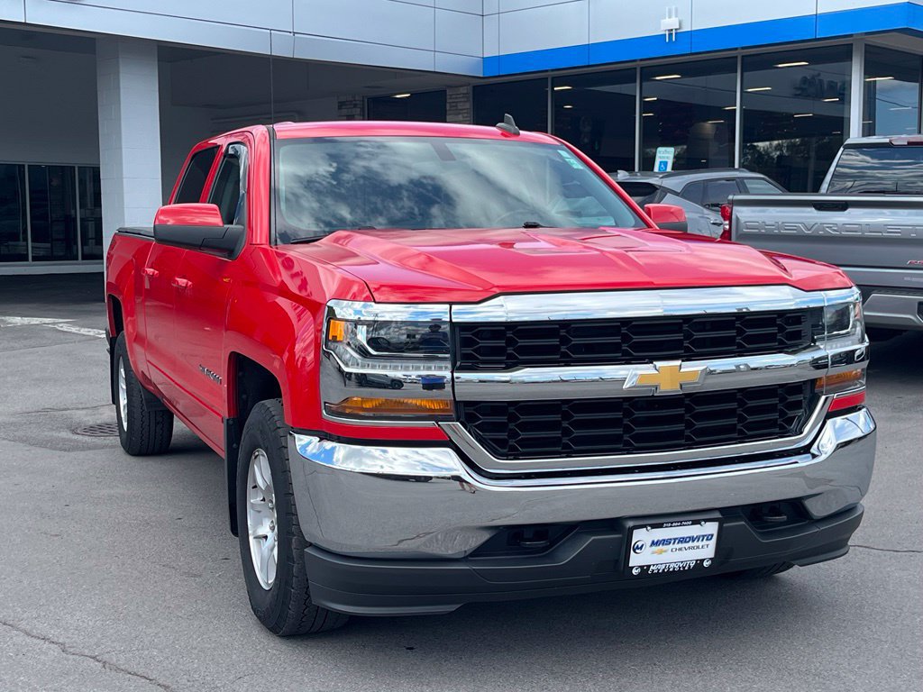 Used 2018 Chevrolet Silverado 1500 LT w/ Trailering Package AWD/4WD image 5
