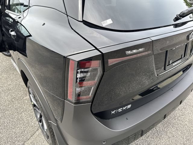 New 2026 Nissan Kicks SR FWD image 32