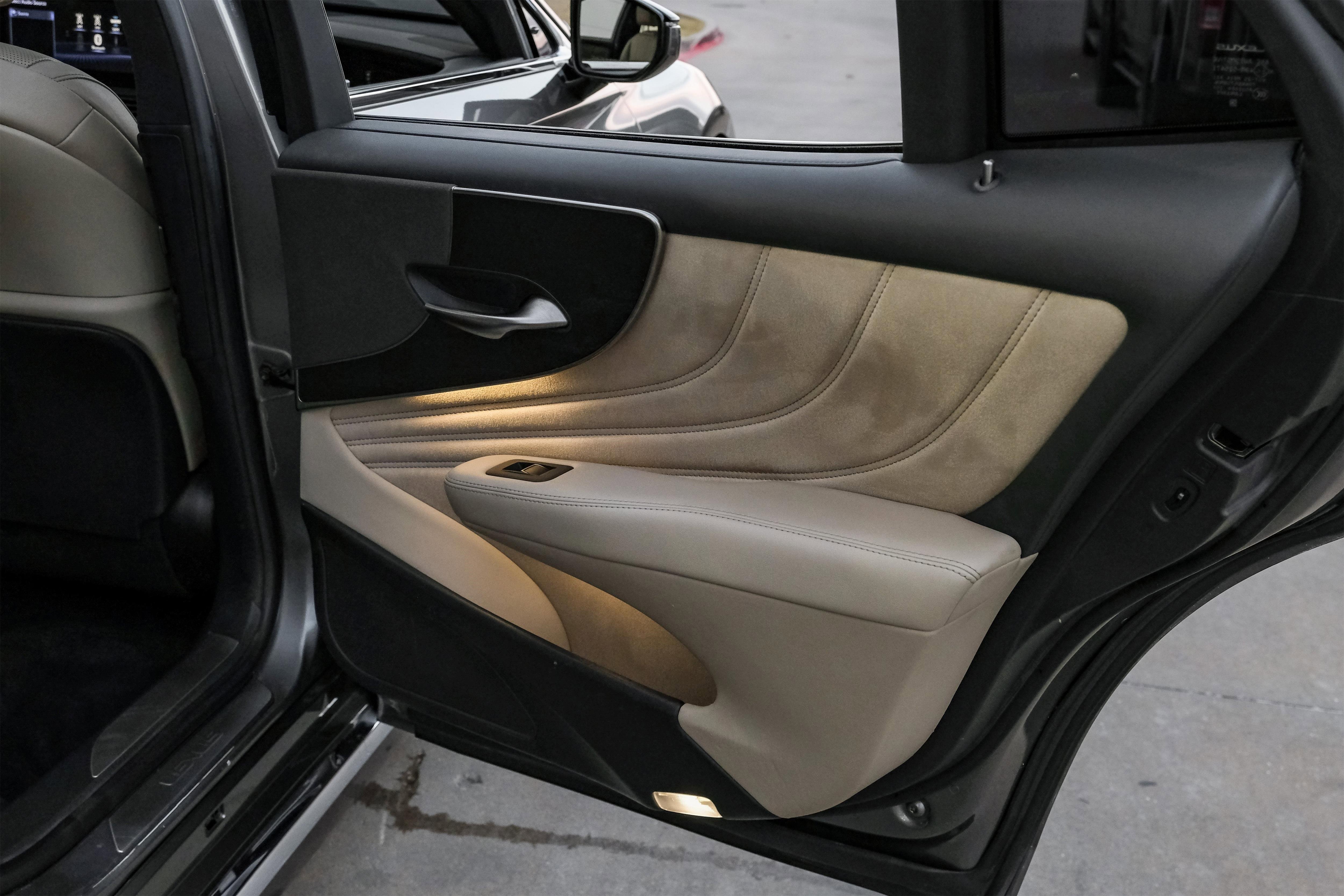 Used 2021 Lexus LS 500 w/ Accessory Package (Z1) image 51