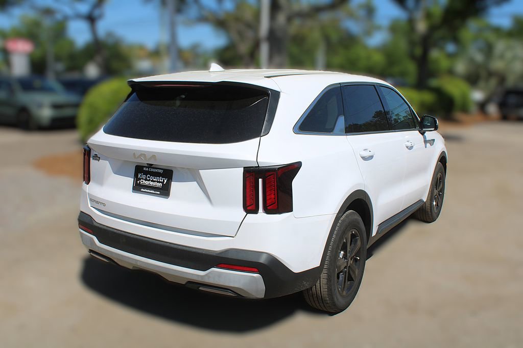 Certified 2024 Kia Sorento LX image 7