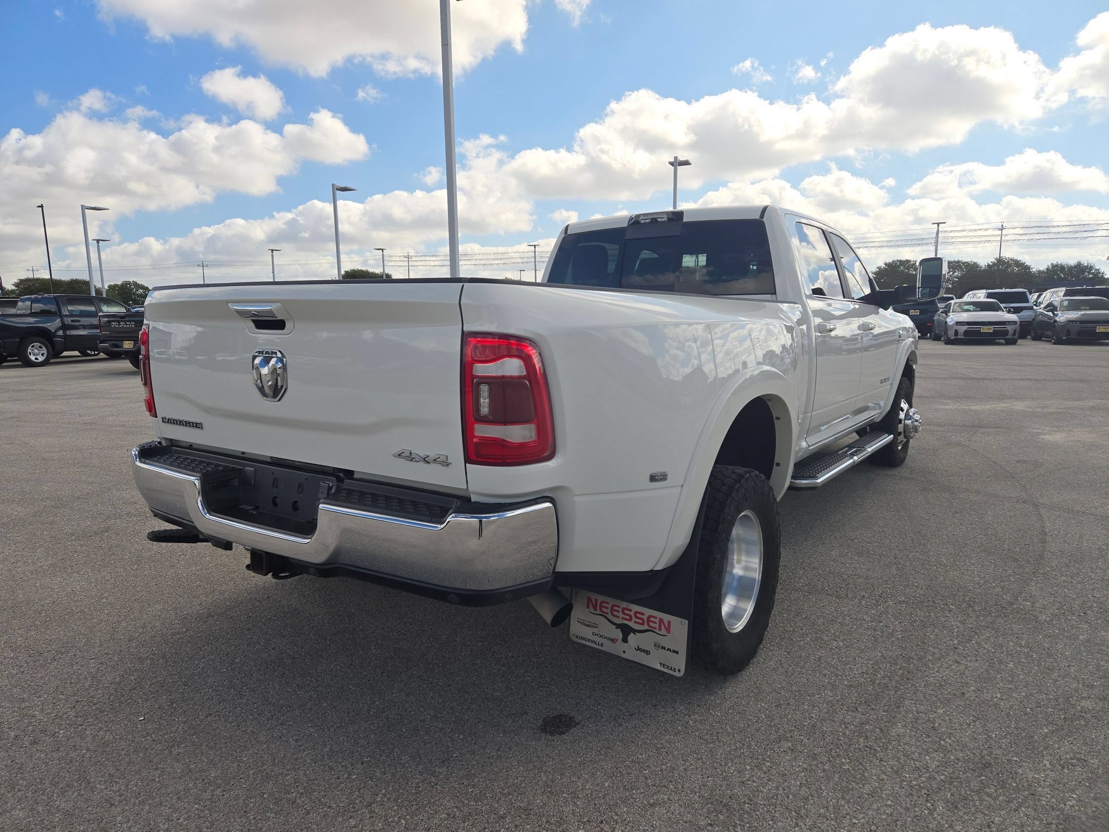 Used 2022 RAM 3500 Laramie AWD/4WD image 3