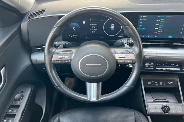 Certified 2025 Hyundai Kona Limited AWD/4WD image 18