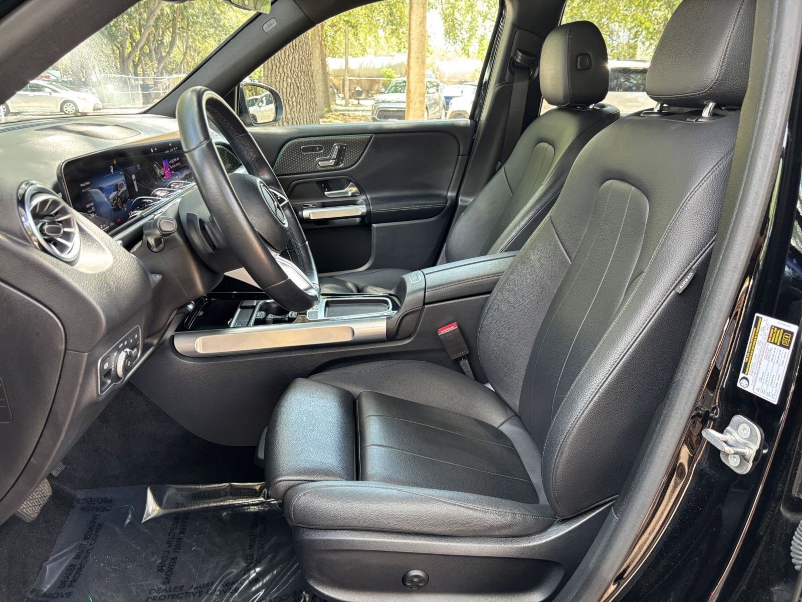 Used 2025 Mercedes-Benz GLB 250 image 27