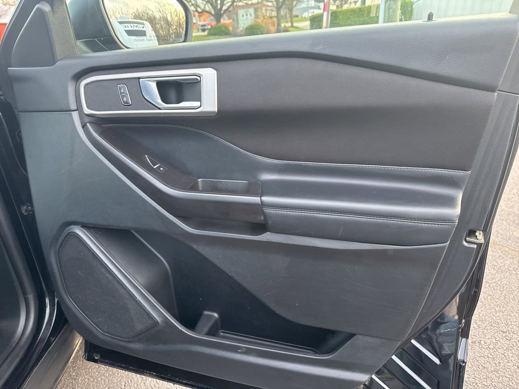 Used 2020 Ford Explorer XLT AWD/4WD image 31
