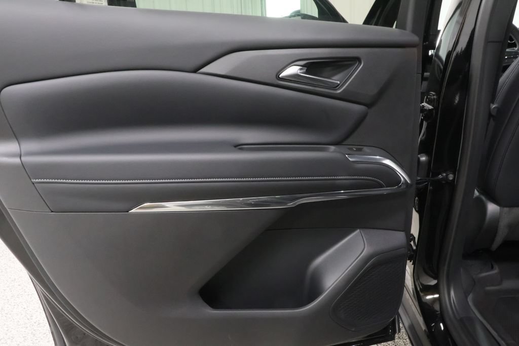 New 2026 Chevrolet Traverse LT w/ Driver Confidence Package FWD image 22