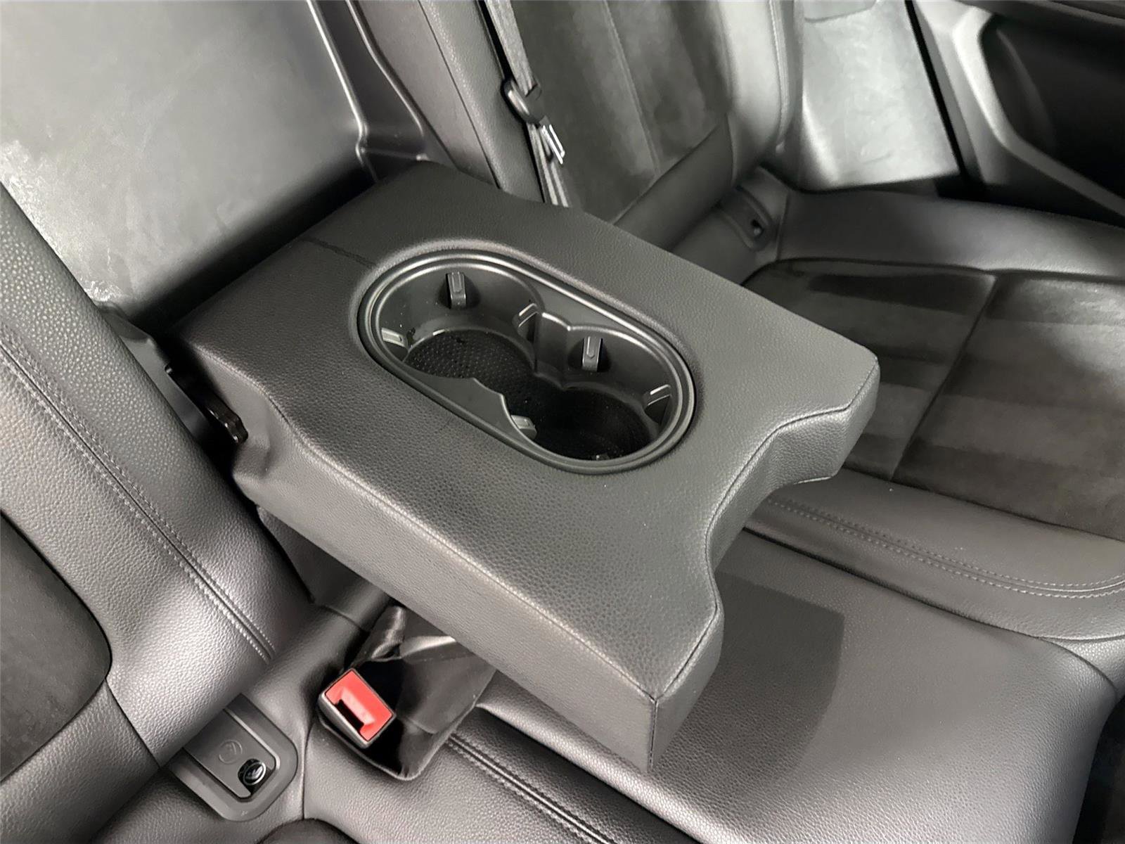 Used 2021 Porsche Macan image 39