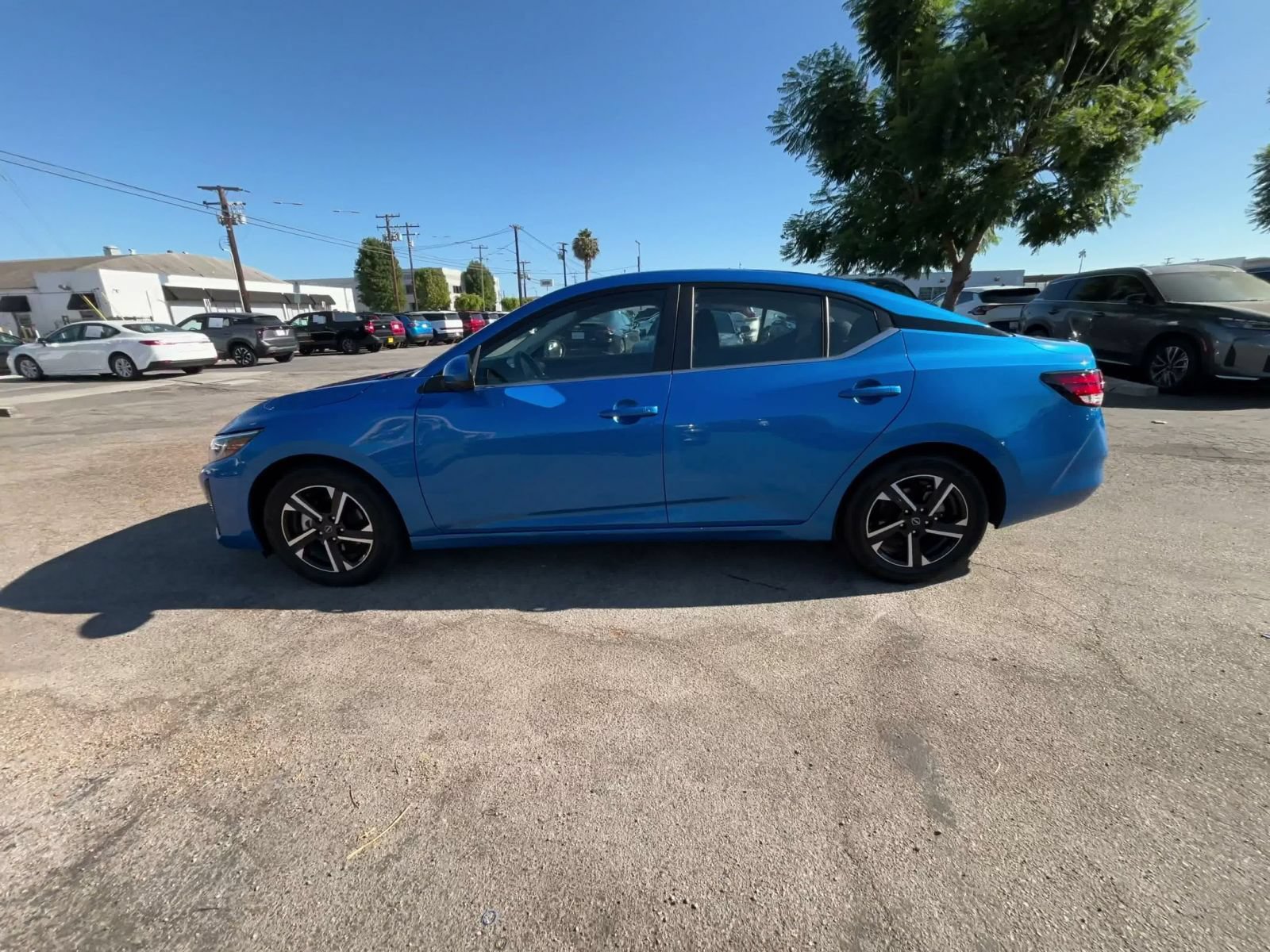 Used 2025 Nissan Sentra SV FWD image 8