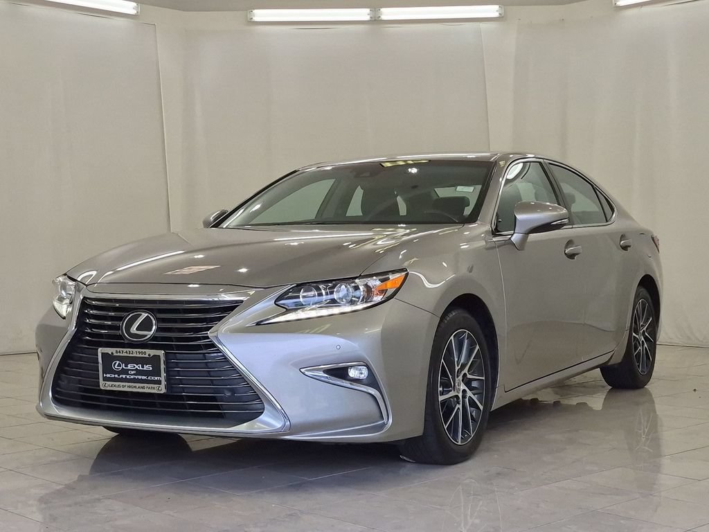 Used 2017 Lexus ES 350 w/ Luxury Package FWD image 4