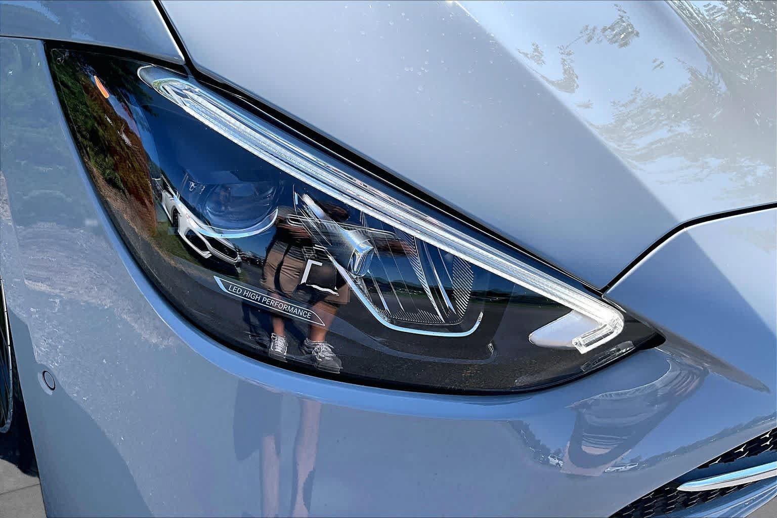 Used 2025 Mercedes-Benz C 300 4MATIC Sedan image 28