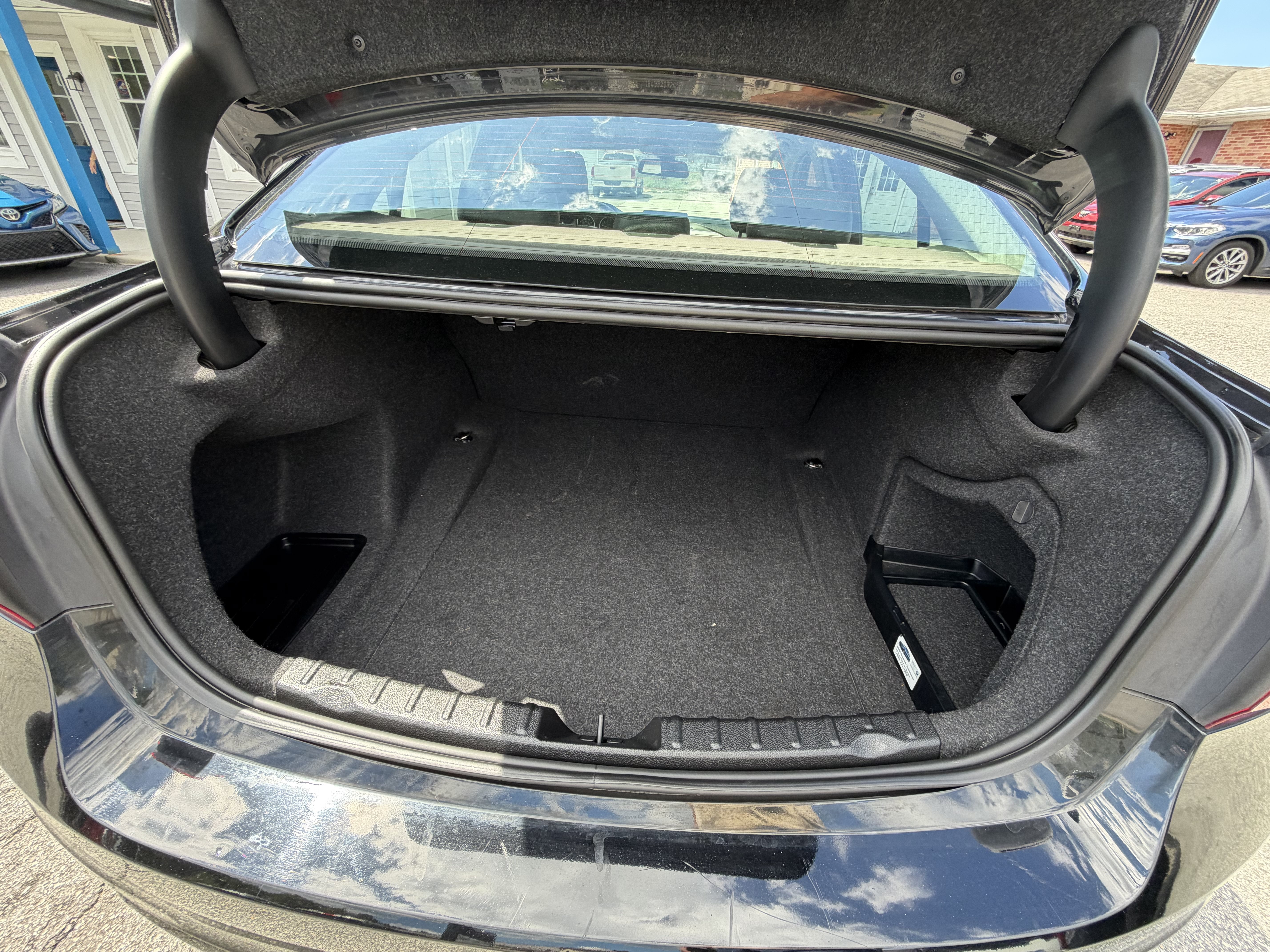 Used 2016 BMW 320i Sedan RWD image 19
