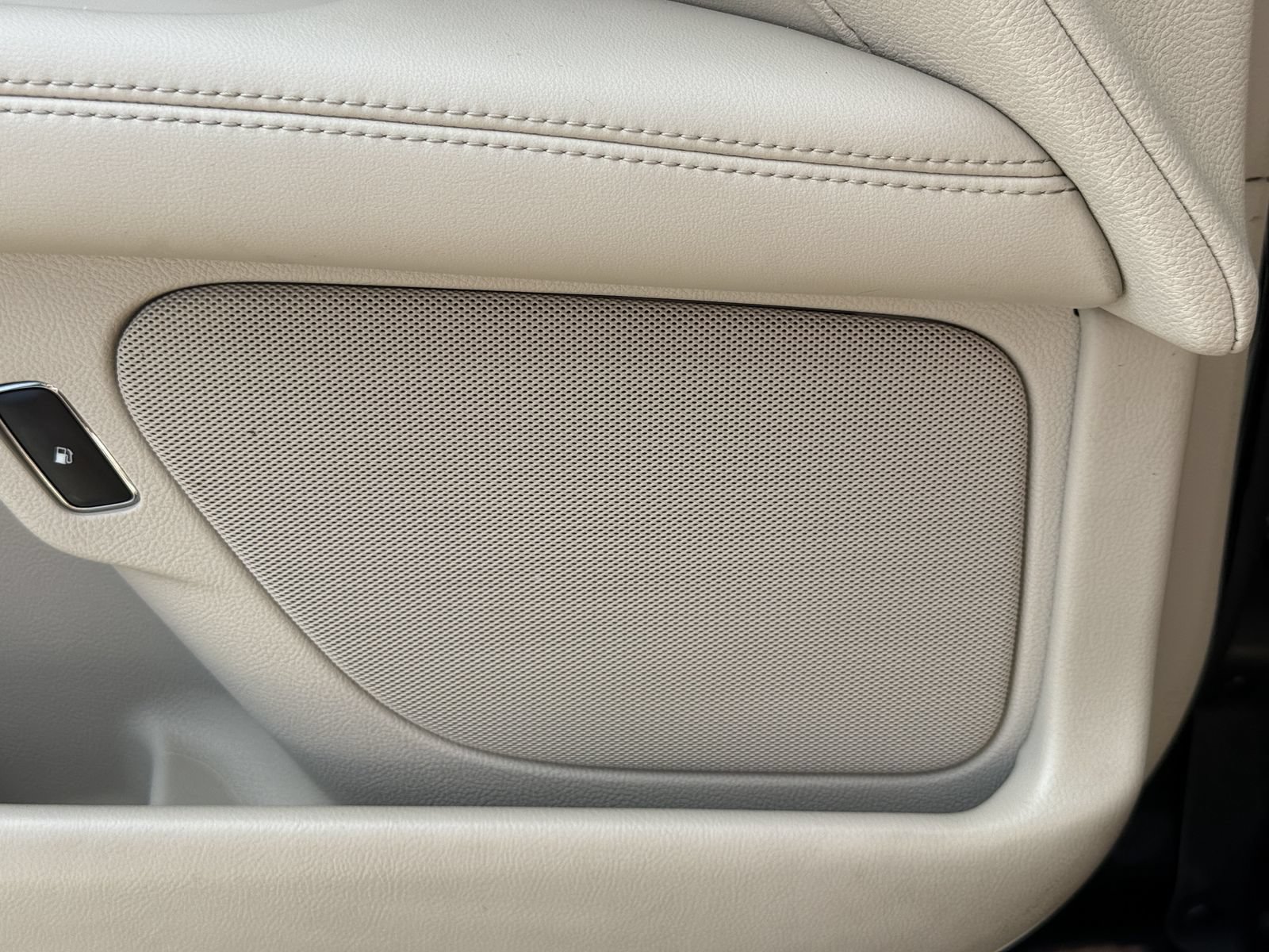 Used 2019 Lincoln MKZ Reserve w/ Reserve Plus Package FWD image 24