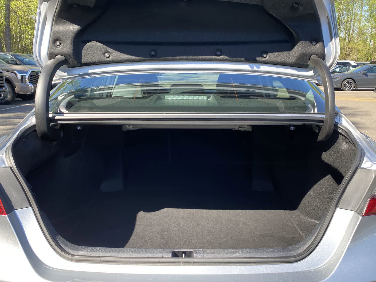 Used 2024 Toyota Camry SE FWD image 10