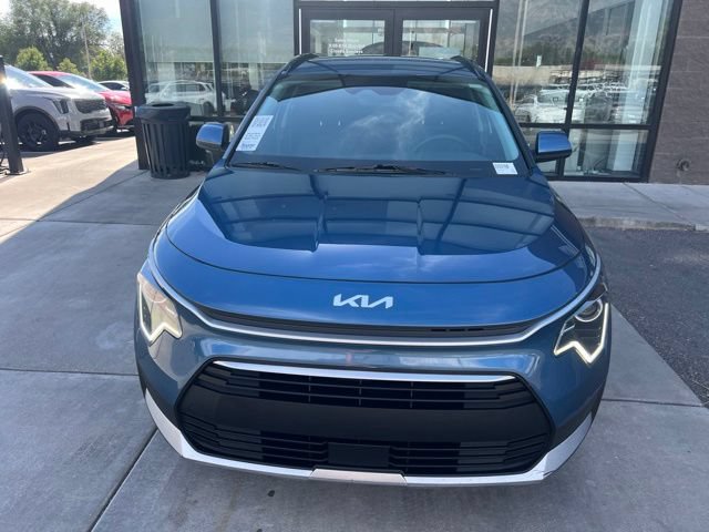 Used 2023 Kia Niro EX w/ EX Cold Weather Package FWD image 3