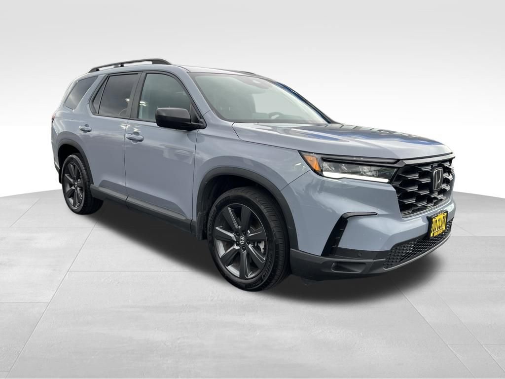 Used 2025 Honda Pilot Sport image 13