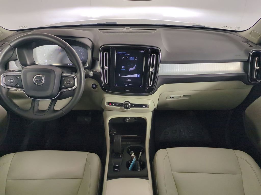 Used 2019 Volvo XC40 T5 R-Design image 18