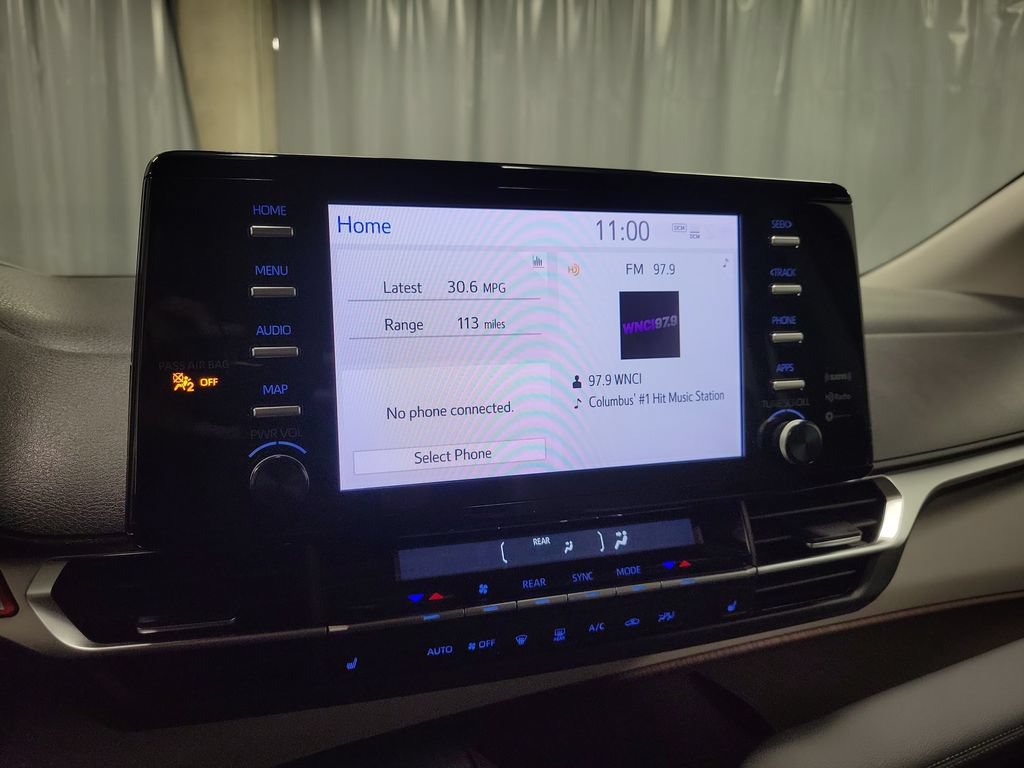 Used 2024 Toyota Sienna XLE AWD/4WD image 17