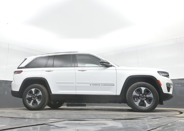Used 2022 Jeep Grand Cherokee Limited 4xe w/ Luxury Tech Group II AWD/4WD image 50