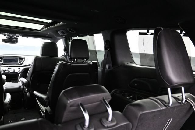 Used 2025 Chrysler Pacifica Limited FWD image 25