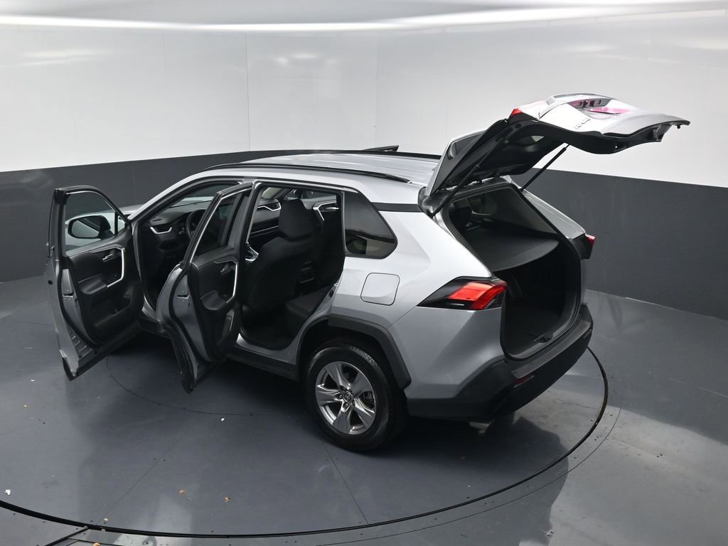 Used 2025 Toyota RAV4 XLE image 21
