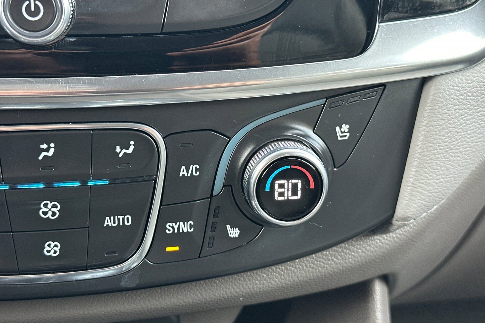 Used 2021 Chevrolet Traverse Premier w/ LPO, Floor Liner Package image 30