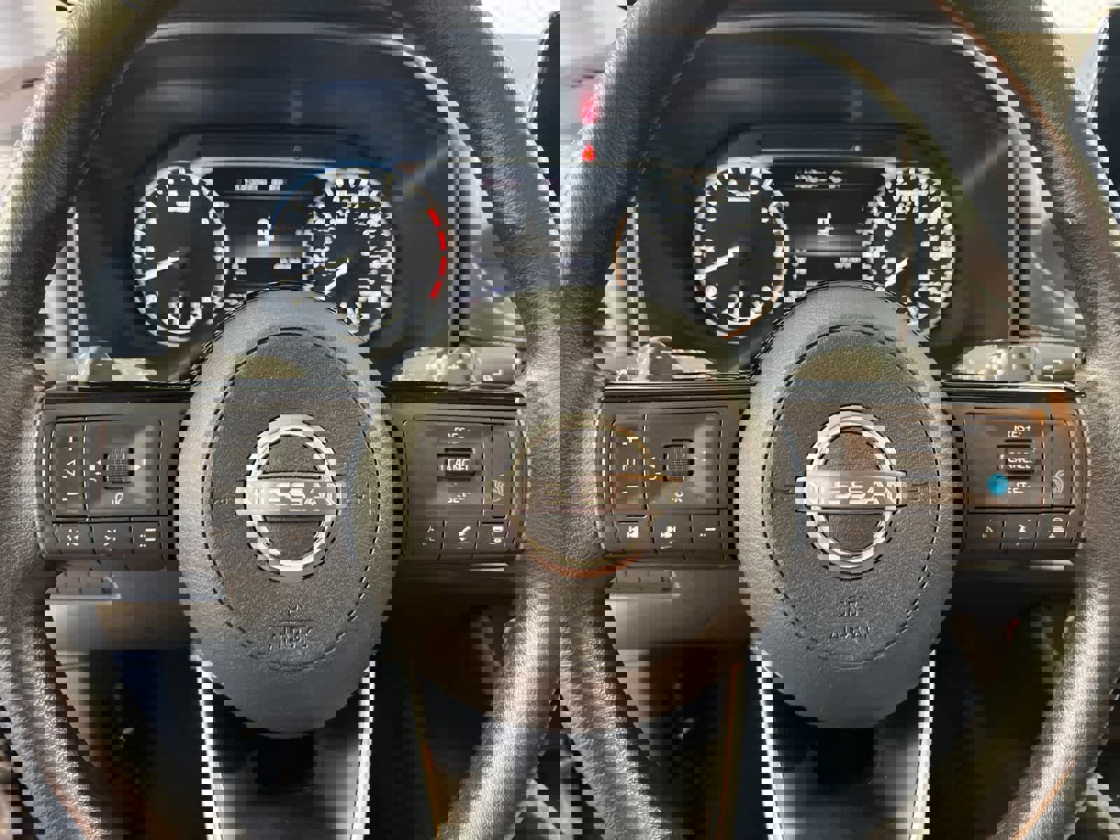 Used 2023 Nissan Rogue SV image 23