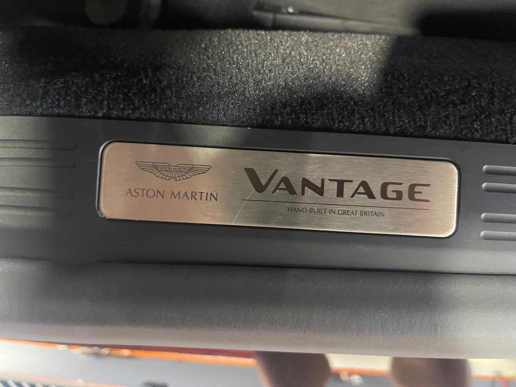 Used 2023 Aston Martin V8 Vantage Roadster image 34