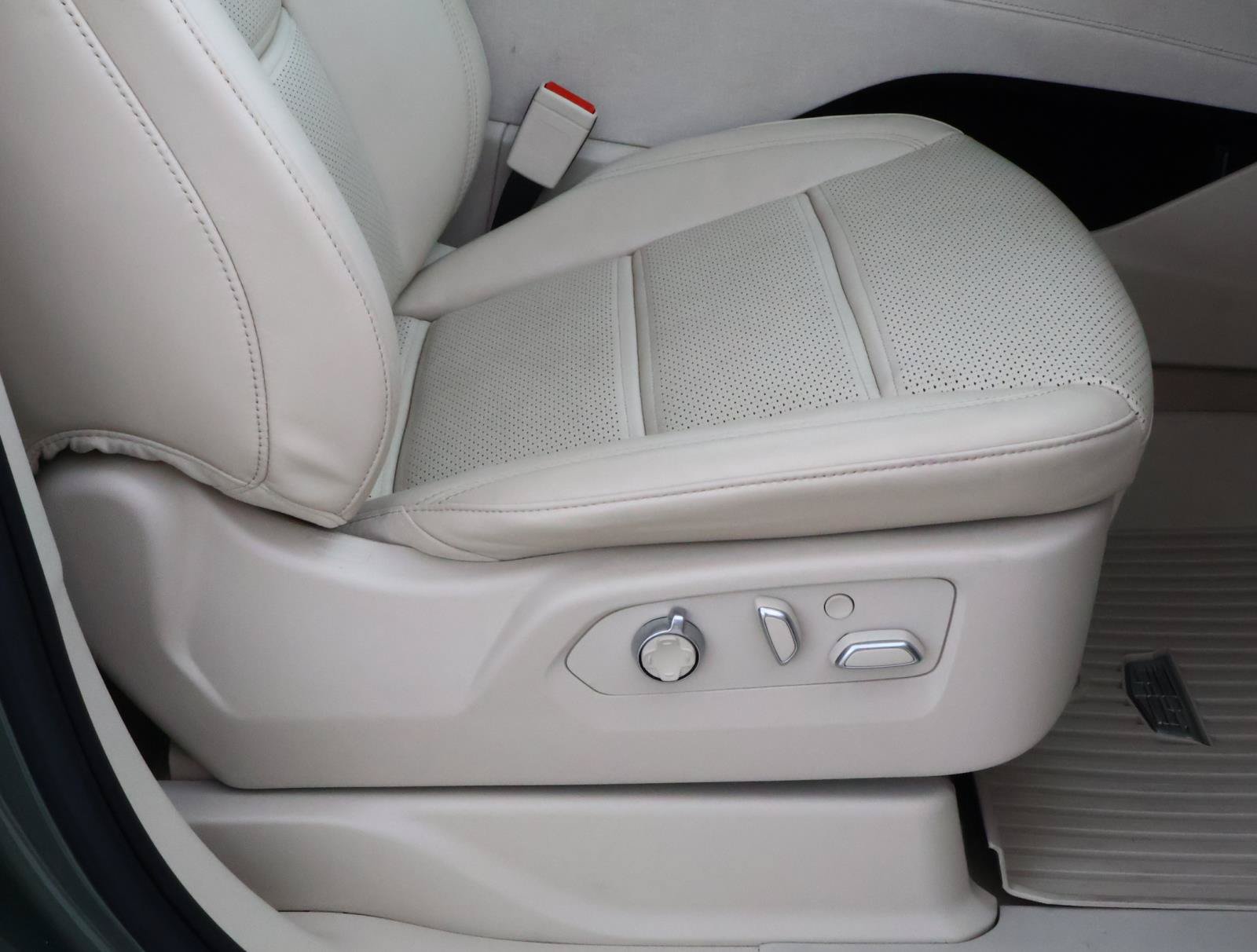 Used 2023 Cadillac Escalade Premium Luxury Platinum w/ LPO, Radiant Package AWD/4WD image 20
