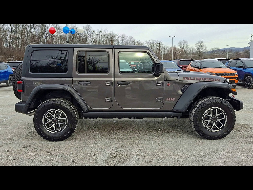 Used 2025 Jeep Wrangler Unlimited Rubicon w/ Safety Group image 9