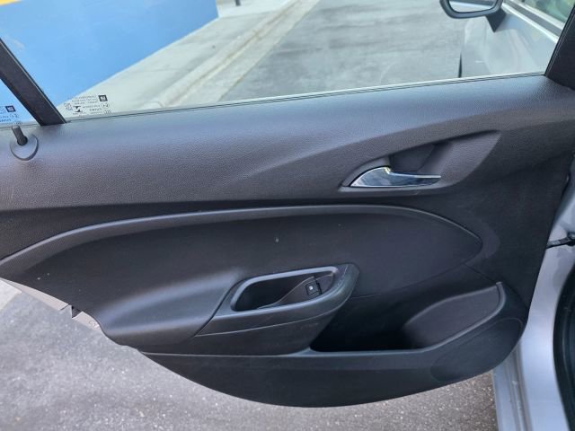 Used 2018 Chevrolet Cruze LS image 18